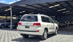 
										Toyota Land Cruiser ZX V8 2018 full									