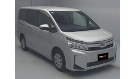 Toyota Voxy 2018