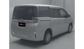 Toyota Voxy 2018