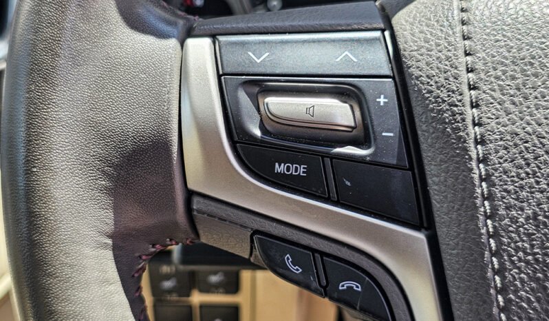 
								Toyota Land Cruiser ZX V8 2018 full									