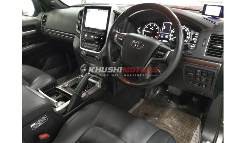 
								Toyota Land Cruiser V8 2018 full									