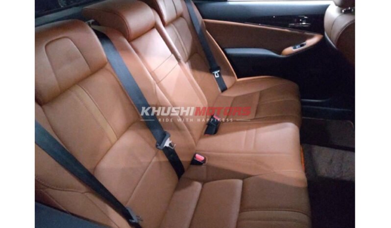 
								Toyota Crown Athlete 2018 full									