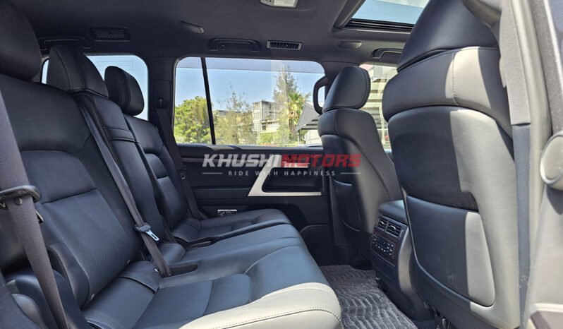 
								Toyota Land Cruiser ZX V8 2018 full									