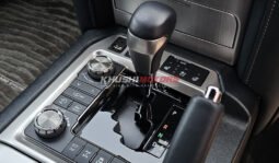 
										Toyota Land Cruiser ZX V8 2018 full									