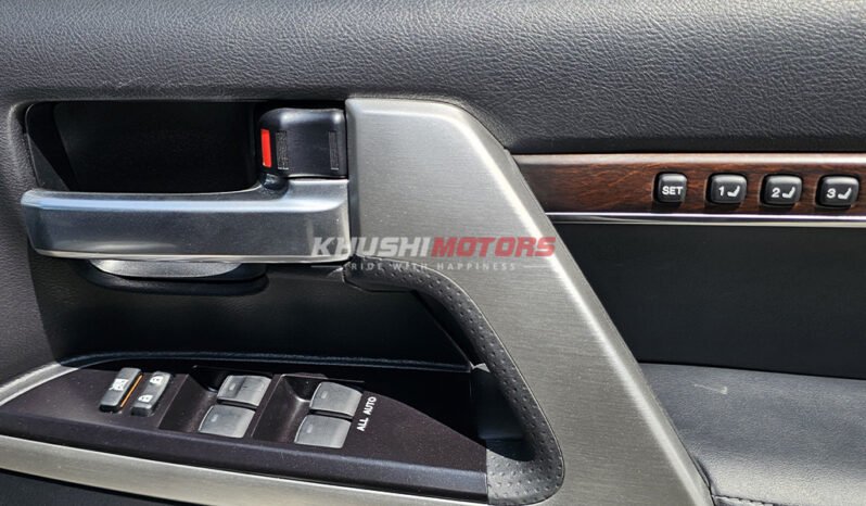 
								Toyota Land Cruiser ZX V8 2018 full									