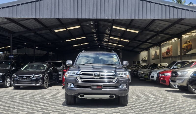 
								Toyota Land Cruiser ZX V8 2018 full									