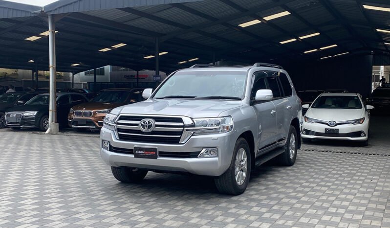 
								Toyota Land Cruiser VXR 2017 full									