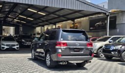 
										Toyota Land Cruiser ZX V8 2018 full									
