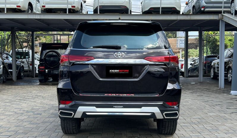 
								Toyota Fortuner 2016 full									