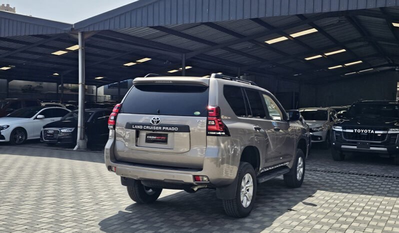 
								Toyota Land Cruiser Prado 2017 full									