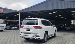 
										Toyota Land Cruiser ZX 300 2022 full									