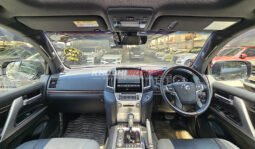 
										Toyota Land Cruiser ZX V8 2018 full									