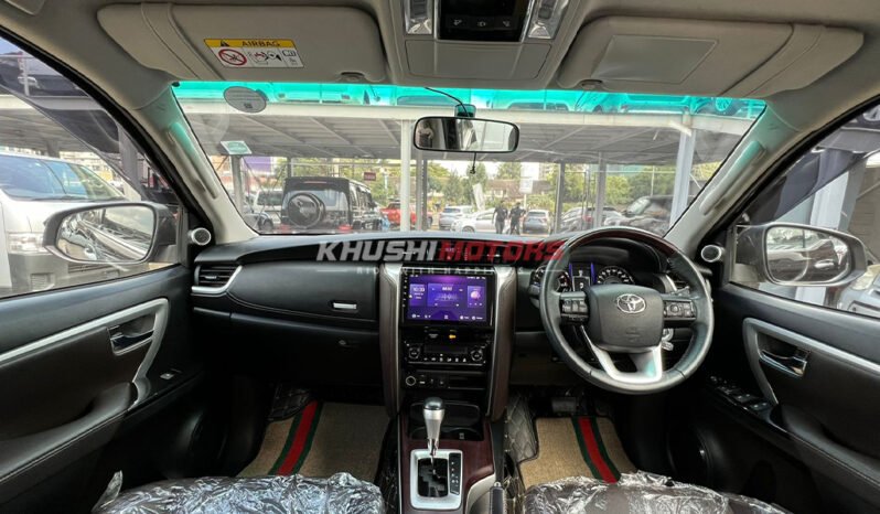 
								Toyota Fortuner 2016 full									