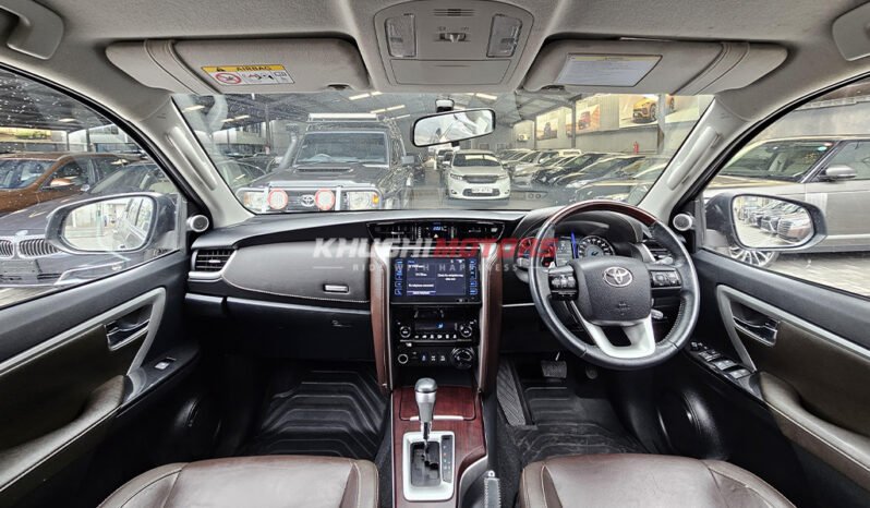 
								Toyota Fortuner 2017 full									