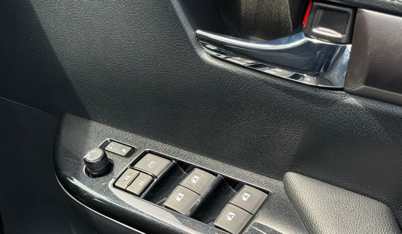 Toyota Hilux D Cabin 2022 full