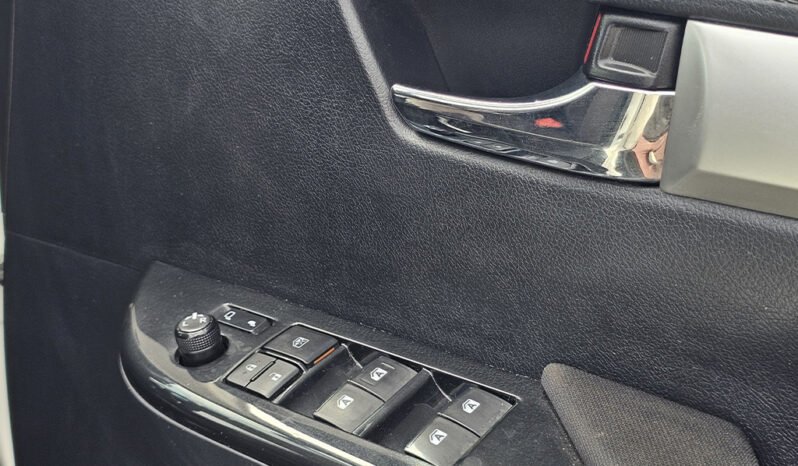 
Toyota Hilux D Cabin 2017 full									