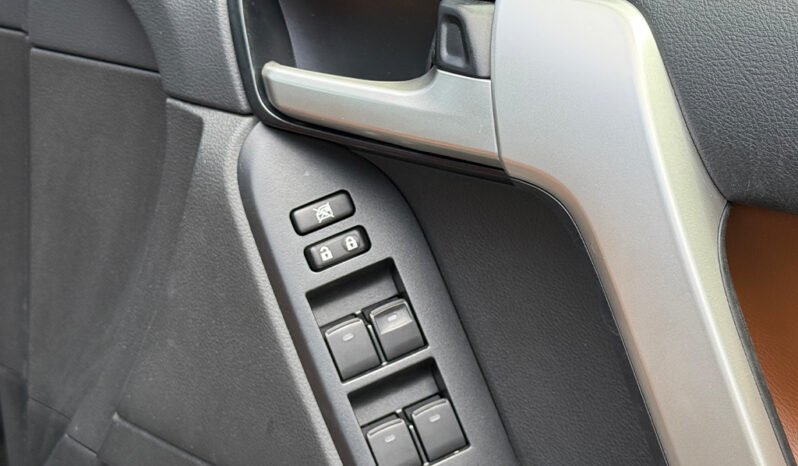 
Toyota Land Cruiser Prado 2021 full									