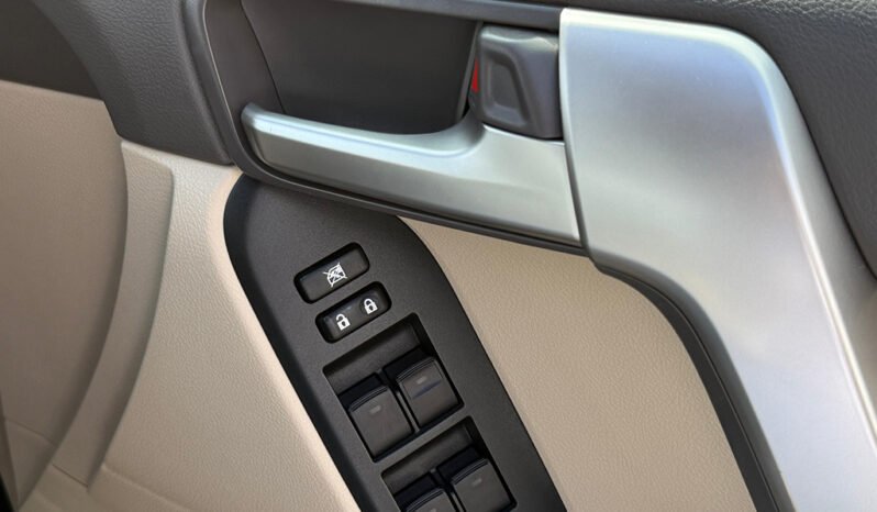 
Toyota Land Cruiser Prado 2018 full									