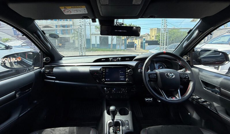Toyota Hilux D Cabin 2022 full