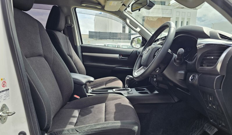 
Toyota Hilux D Cabin 2017 full									