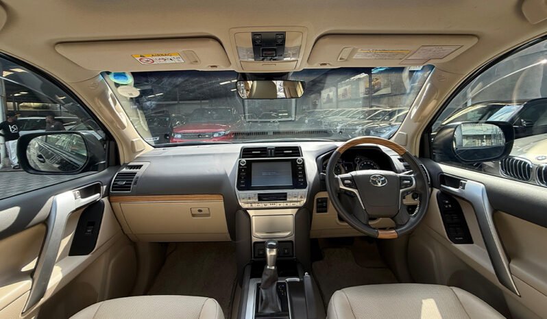 
Toyota Land Cruiser Prado 2018 full									
