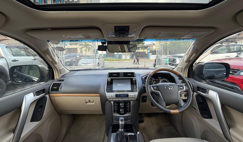 
Toyota Land Cruiser Prado 2018 full									