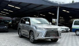 Lexus LX570 2019