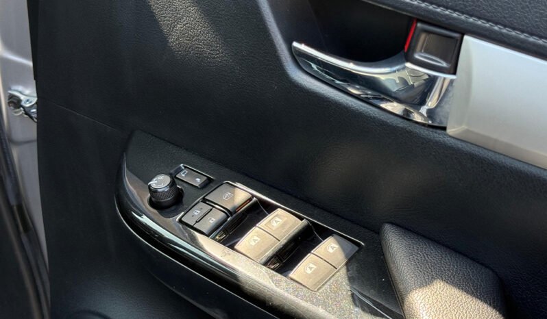 
Toyota Hilux D Cabin 2018 full									