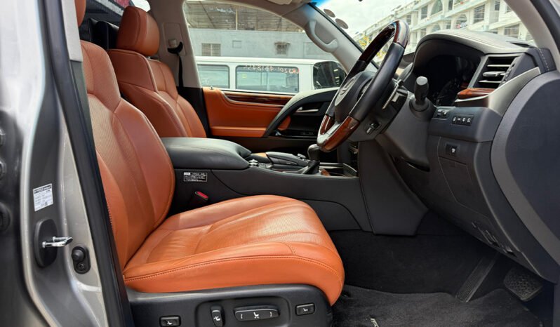 Lexus LX570 2019 full