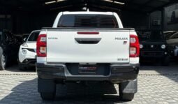 Toyota Hilux D Cabin 2022 full