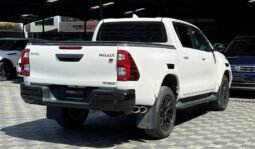 Toyota Hilux D Cabin 2022 full