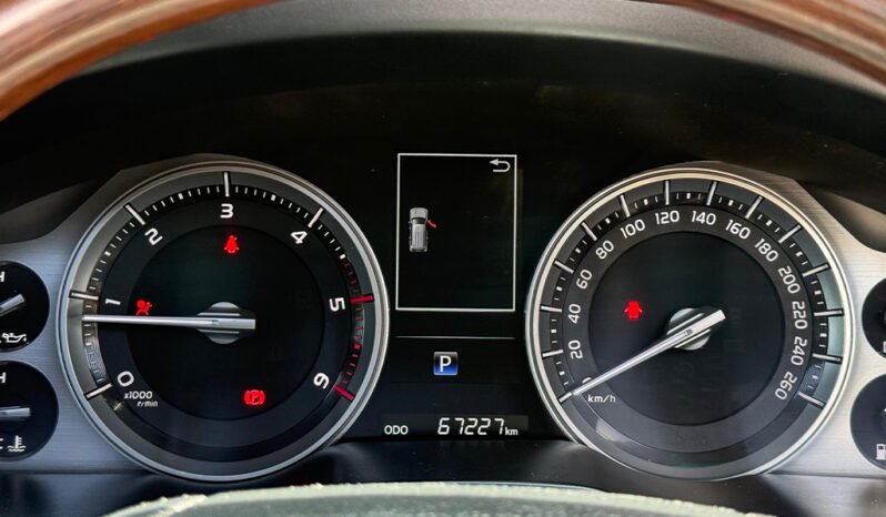 
Toyota Land Cruiser Sahara V8 2015 full									