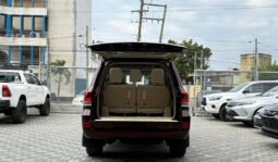 
Toyota Land Cruiser ZX V8 2019 full									