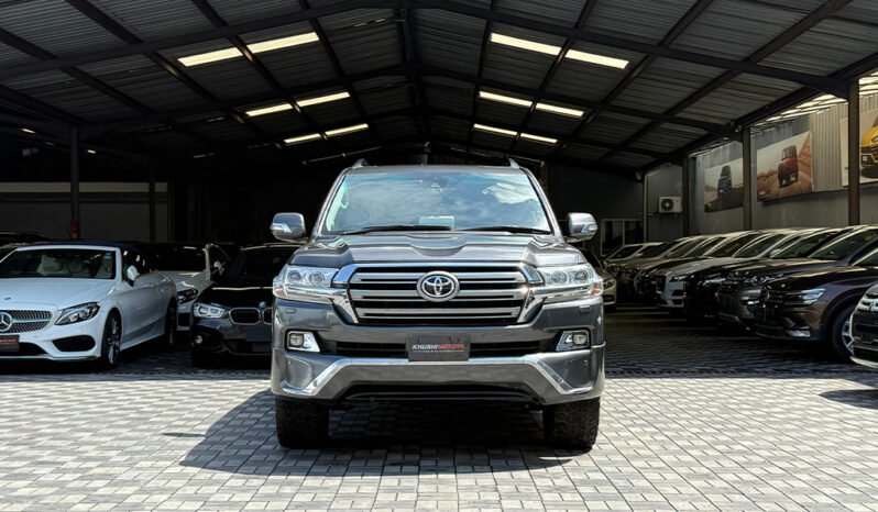 
Toyota Land Cruiser Sahara V8 2015 full									