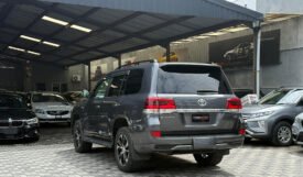 Toyota Land Cruiser Sahara V8 2015