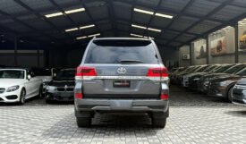 Toyota Land Cruiser Sahara V8 2015