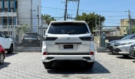 Lexus LX570 2019
