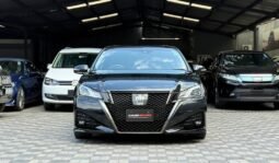 Toyota Crown Athlete S 2018 full