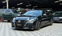 Toyota Crown Athlete S 2018 full
