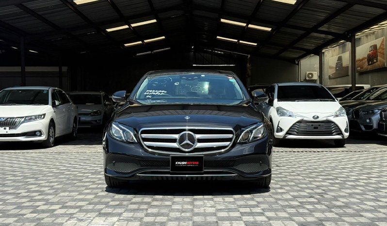 Mercedes-Benz E200 2018 full