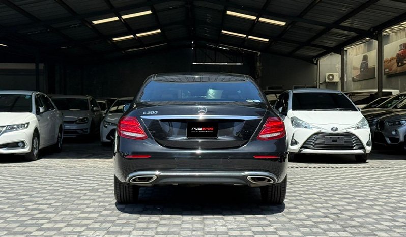 Mercedes-Benz E200 2018 full