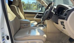 
										Toyota Land Cruiser ZX V8 2018 full									