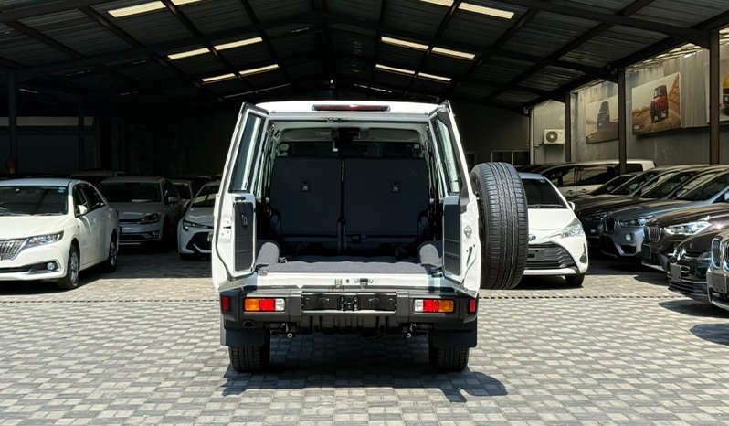 Toyota Land Cruiser 76 Series 2023 full