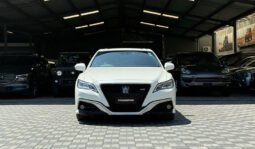 
										Toyota Crown RS 2018 full									