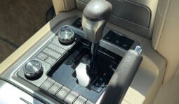 
										Toyota Land Cruiser ZX V8 2018 full									