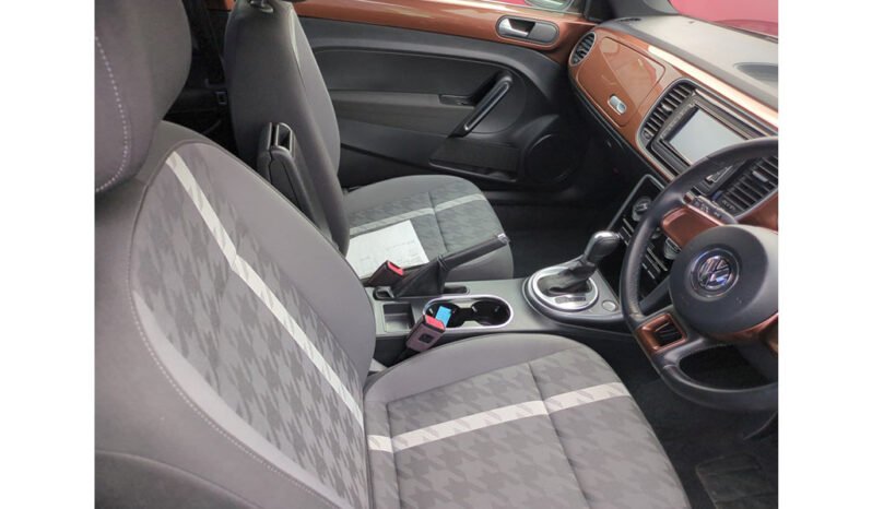 
Volkswagen Beetle 2018 full									