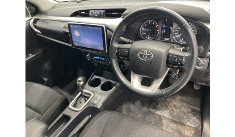 
Toyota Hilux 2021 full									