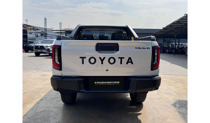 Toyota Hilux 4TREX 2.8 Overland 2025